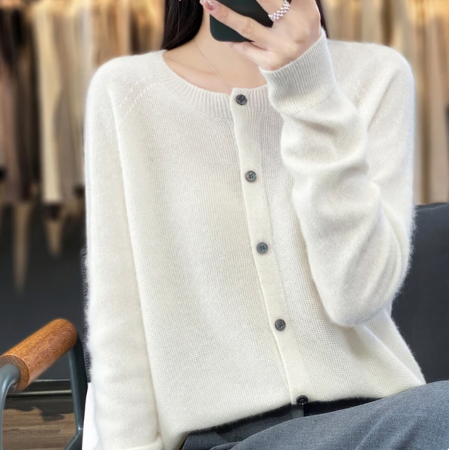 Annika | Soft and Elegant Wool Cardigan